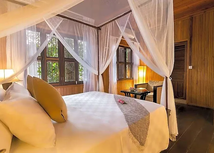 Wat Po House Hotel